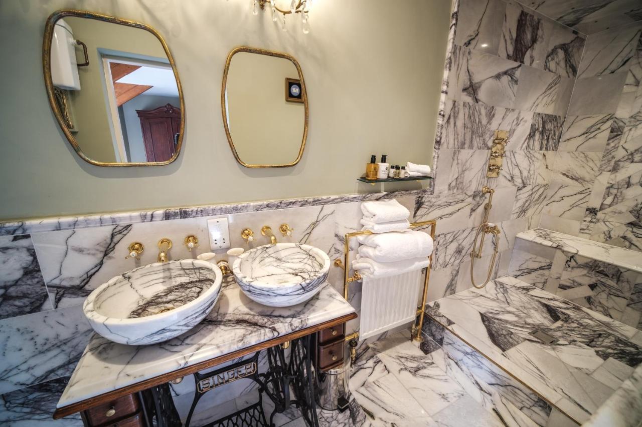 West Layton Manor 5*
