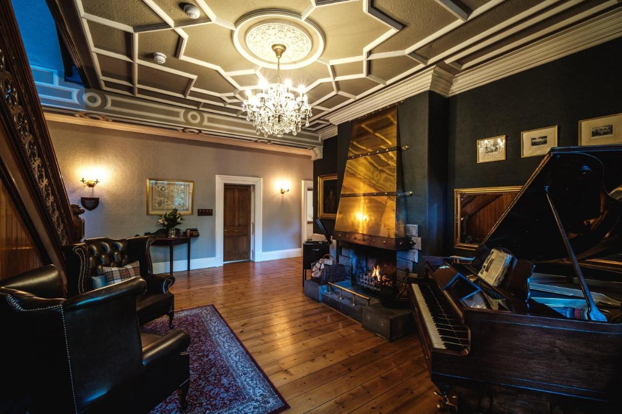 West Layton Manor Bed & Breakfast