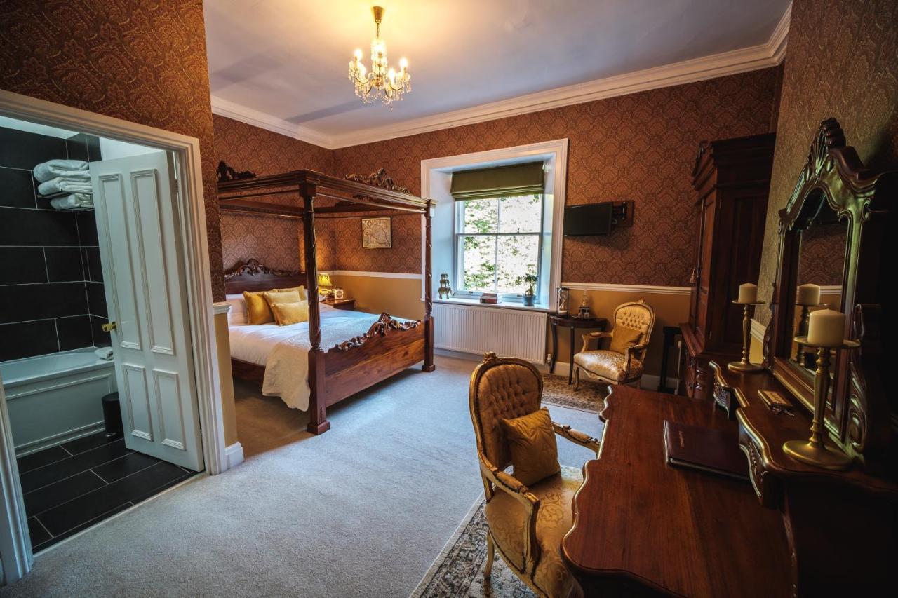 West Layton Manor 5*